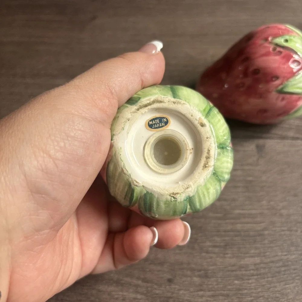 Vintage Stoneware STRAWBERRY JAPAN Salt Pepper Shakers Set Cottage Core